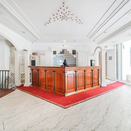 Self-Check-In Hotel Adlon Вена Экстерьер фото