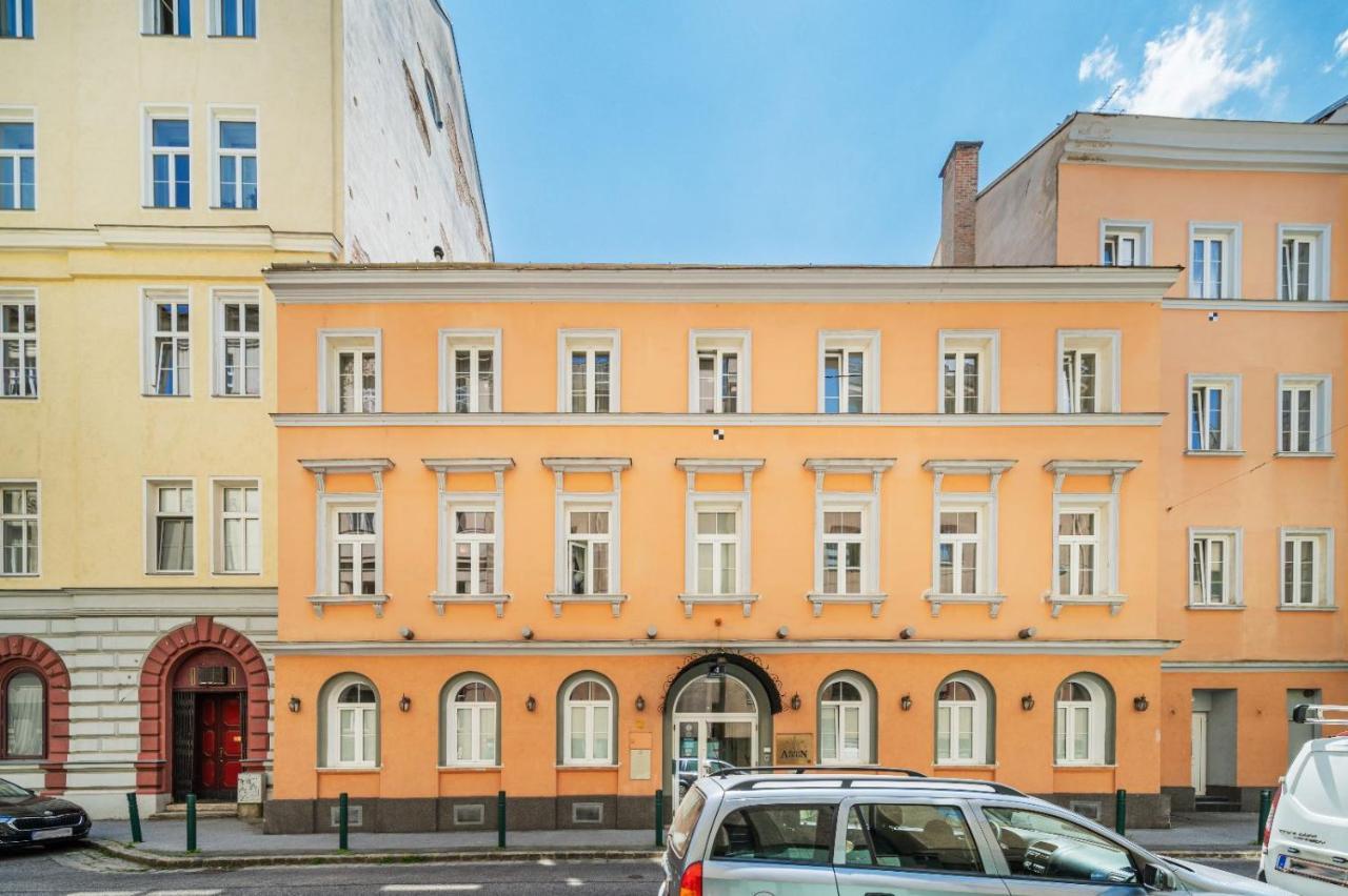 Self-Check-In Hotel Adlon Вена Экстерьер фото