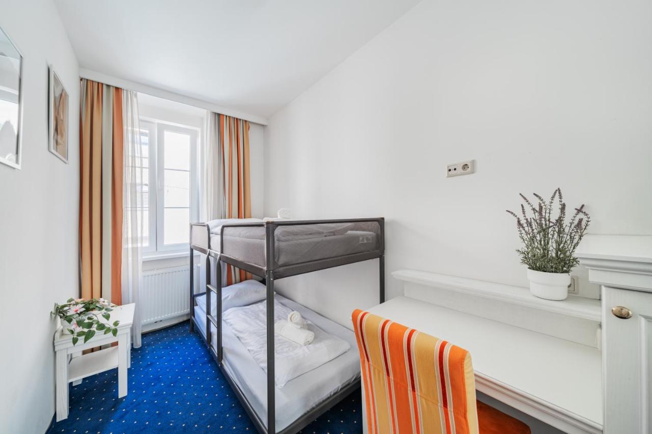 Self-Check-In Hotel Adlon Вена Экстерьер фото