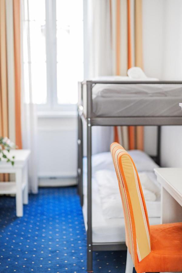 Self-Check-In Hotel Adlon Вена Экстерьер фото